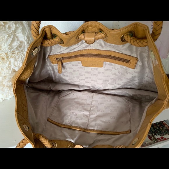 Michael Kors nwt mustard dijon color. - Picture 4 of 5